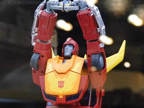 Botcon 2011: Transformers Retail Exclusives Display Area - Transformers Event: DSC10049