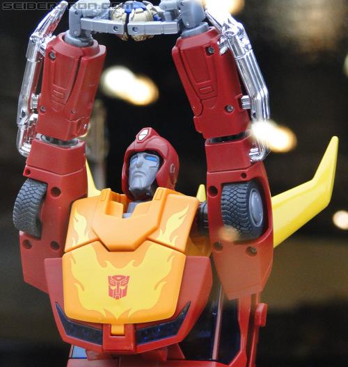 Botcon 2011: Transformers Retail Exclusives Display Area - Transformers Event: DSC10050