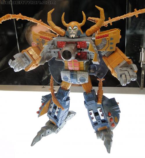 Botcon 2011: Transformers Retail Exclusives Display Area - Transformers Event: DSC10054