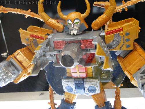 Botcon 2011: Transformers Retail Exclusives Display Area - Transformers Event: DSC10057