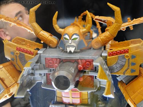 Botcon 2011: Transformers Retail Exclusives Display Area - Transformers Event: DSC10069