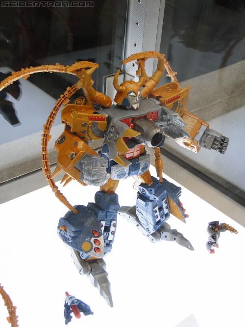 Botcon 2011: Transformers Retail Exclusives Display Area - Transformers Event: DSC10083