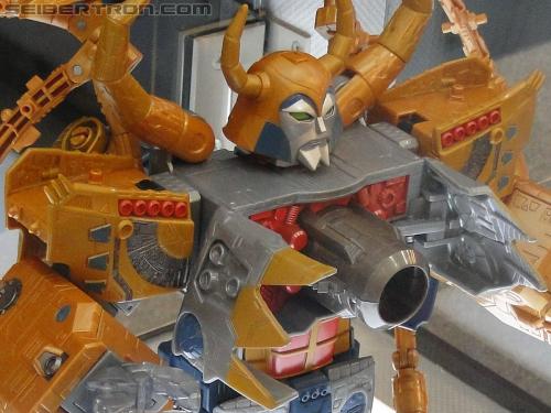Botcon 2011: Transformers Retail Exclusives Display Area - Transformers Event: DSC10084