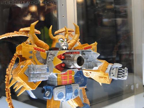 Botcon 2011: Transformers Retail Exclusives Display Area - Transformers Event: DSC10090