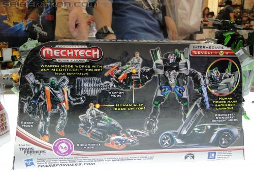 Botcon 2011: Transformers Retail Exclusives Display Area - Transformers Event: DSC10147