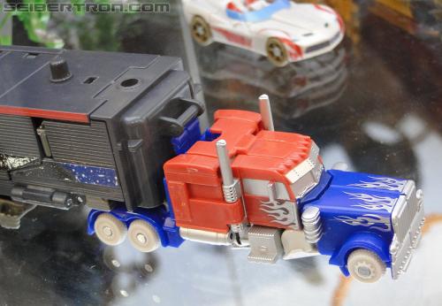 Botcon 2011: Transformers Retail Exclusives Display Area - Transformers Event: DSC10156