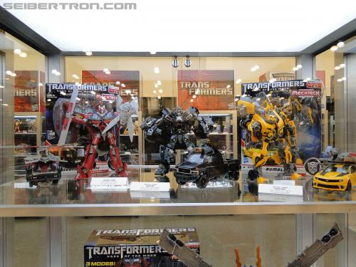 Botcon 2011: Dark of the Moon MechTech Display Area - Transformers Event: Mechtech-007