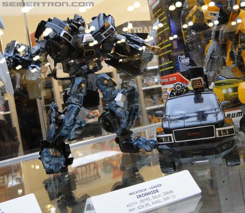 Botcon 2011: Dark of the Moon MechTech Display Area - Transformers Event: Mechtech-017