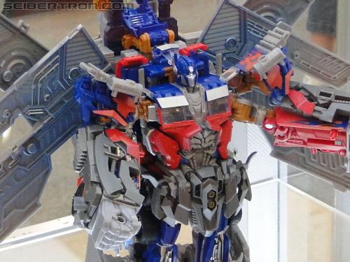 Botcon 2011: Dark of the Moon MechTech Display Area - Transformers Event: Mechtech-023