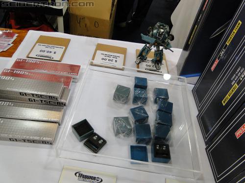 Botcon 2011: 3rd Party Products - Transformers Event: 3rd-party-012