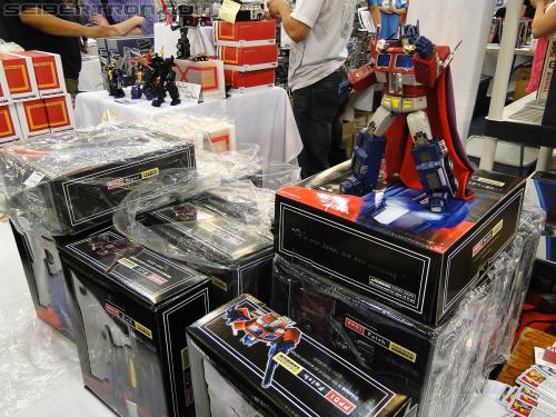Botcon 2011: 3rd Party Products - Transformers Event: 3rd-party-015
