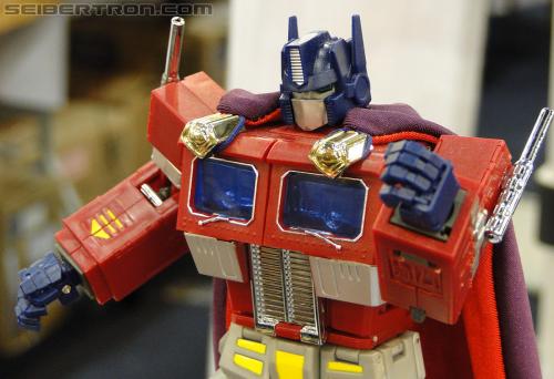 Botcon 2011: 3rd Party Products - Transformers Event: 3rd-party-018