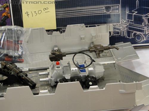 Botcon 2011: 3rd Party Products - Transformers Event: 3rd-party-072