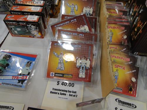 Botcon 2011: 3rd Party Products - Transformers Event: 3rd-party-073