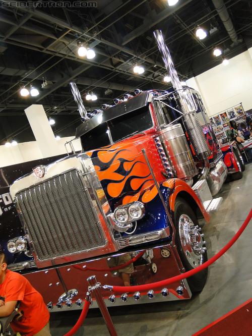 Botcon 2011: Vehicles @ BotCon 2011 - Transformers Event: Vehicles-012