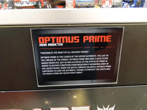 Botcon 2011: Hall of Fame Display Area - Transformers Event: DSC00533