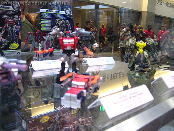 SDCC 2011: Transformers 3 Dark of the Moon (DOTM) Toys - Transformers Event: SDCC-DOTM-9966