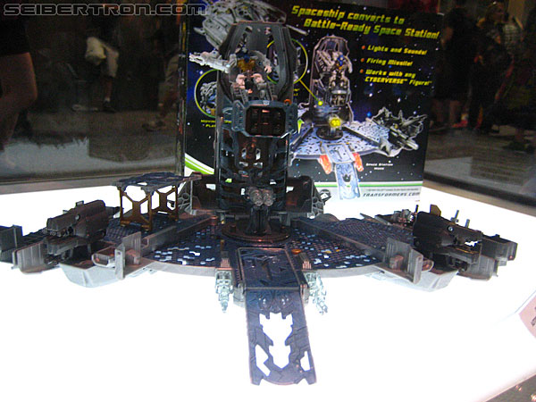 SDCC 2011: Transformers 3 Dark of the Moon (DOTM) Toys - Transformers Event: Cyberverse Ark w/ Roller