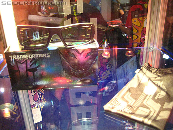 SDCC 2011: Officially Licensed 3rd Party Products - Transformers Event: TF-Officially-Licensed-9976