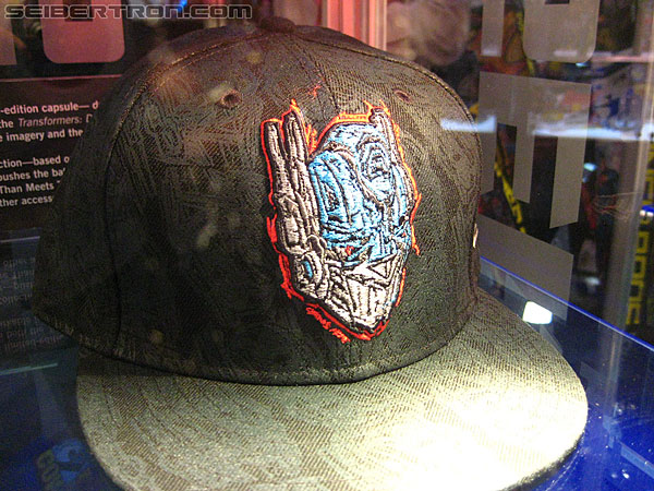 SDCC 2011: Officially Licensed 3rd Party Products - Transformers Event: TF-Officially-Licensed-9986