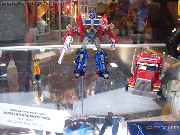 SDCC 2011: Transformers Prime Toys - Transformers Event: Transformers-Prime-9912