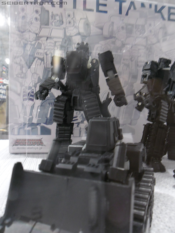 Victoria's Ultimate Hobby and Toy Fair 2011: Make-Toys - Transformers Event: TheShow-084