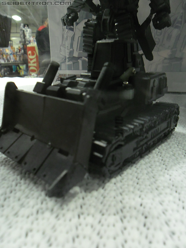 Victoria's Ultimate Hobby and Toy Fair 2011: Make-Toys - Transformers Event: TheShow-086