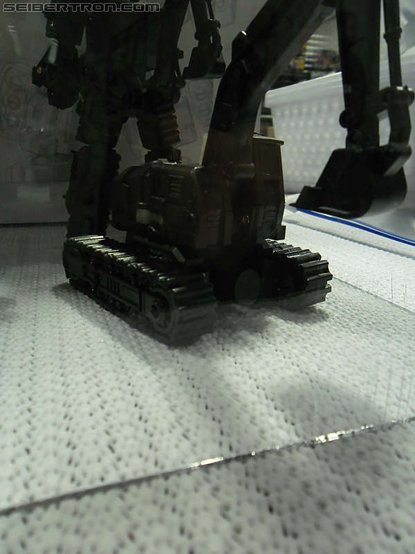 Victoria's Ultimate Hobby and Toy Fair 2011: Make-Toys - Transformers Event: TheShow-088