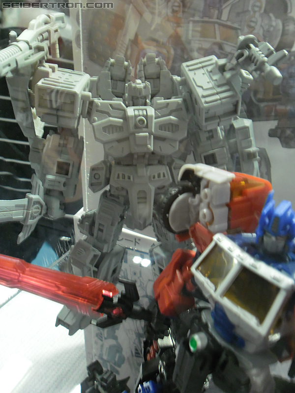 Victoria's Ultimate Hobby and Toy Fair 2011: Make-Toys - Transformers Event: TheShow-090