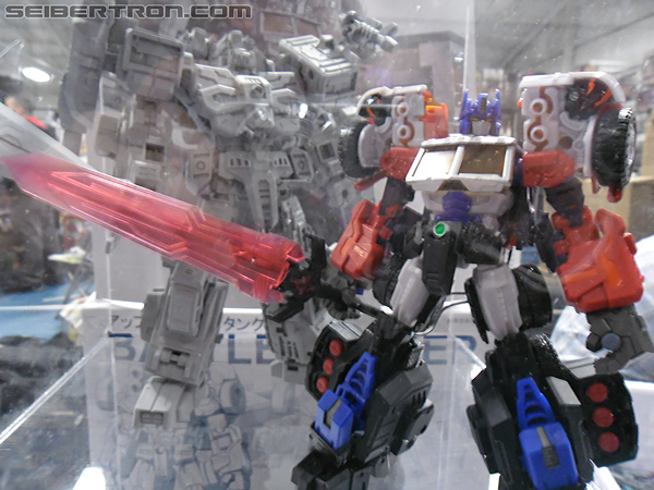 Transformers News: Complete Victoria Toy Fair 2011 Galleries Now Online! Image