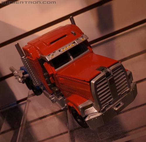 Toy Fair 2012 - Transformers Prime Robot in Disguise