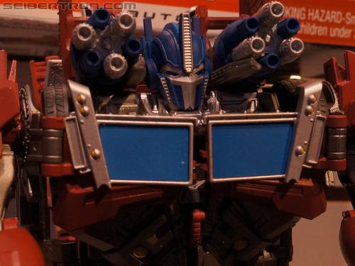 Toy Fair 2012: Transformers Prime Robot in Disguise - Transformers Event: DSC05077a