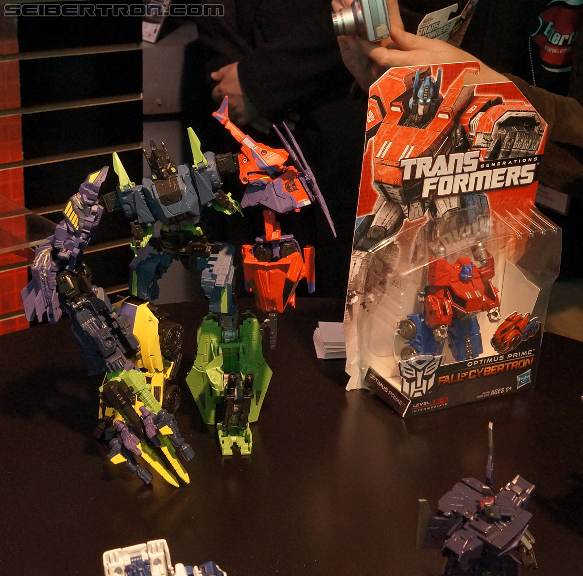 Toy Fair 2012 - Transformers Fall of Cybertron