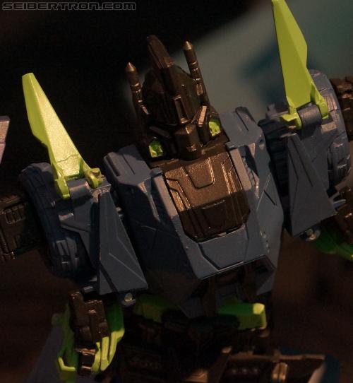 Toy Fair 2012: Transformers Fall of Cybertron - Transformers Event: DSC05144a