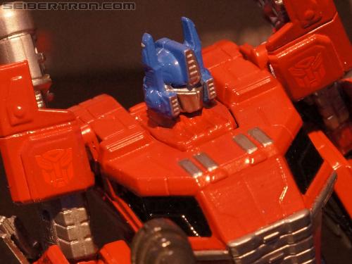 Toy Fair 2012: Transformers Fall of Cybertron - Transformers Event: DSC05161a
