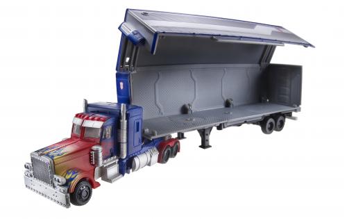 Toy Fair 2012: Official Transformers Product Photos from Hasbro - Transformers Event: TF-Movie-All-Star-Optimus-w Trailer-vehicle-open-38840