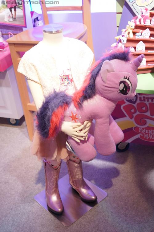 Toy Fair 2012 - My Little Pony and Littlest Pet Shop