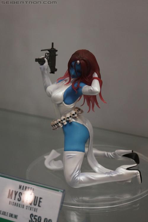 Toy Fair 2012: General Toy Fair 2012 Gallery from Javits Center - Transformers Event: DSC05843