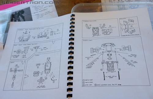 BotCon 2012: Customizing Class - Transformers Event: DSC05702a