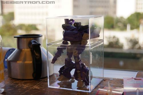 BotCon 2012: Customizing Class - Transformers Event: DSC05704