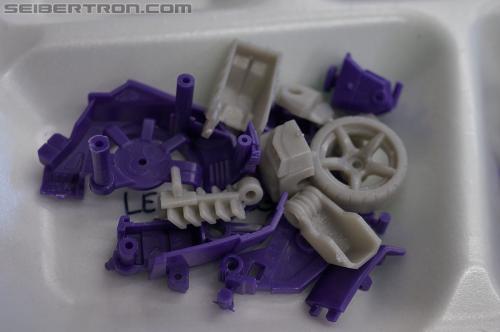 BotCon 2012: Customizing Class - Transformers Event: DSC05834