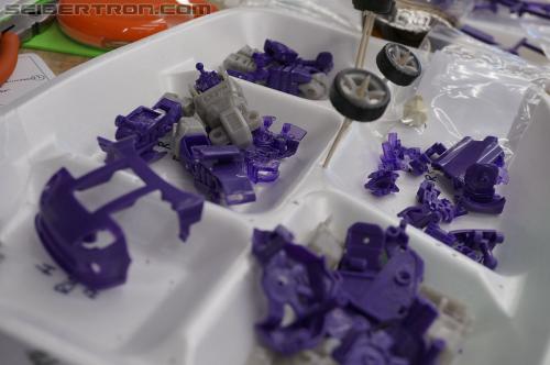BotCon 2012: Customizing Class - Transformers Event: DSC05840