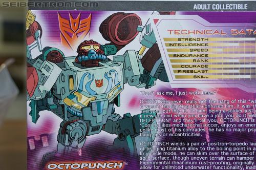 BotCon 2012: Exclusives - Transformers Event: DSC05880