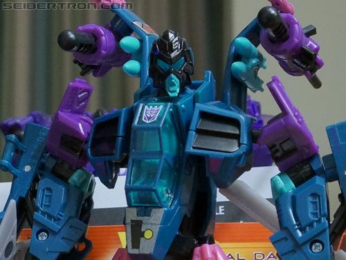 BotCon 2012: Exclusives - Transformers Event: DSC05885a