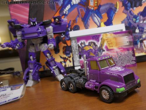 BotCon 2012: Exclusives - Transformers Event: DSC05920