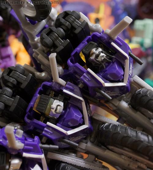 BotCon 2012: Exclusives - Transformers Event: DSC05945a