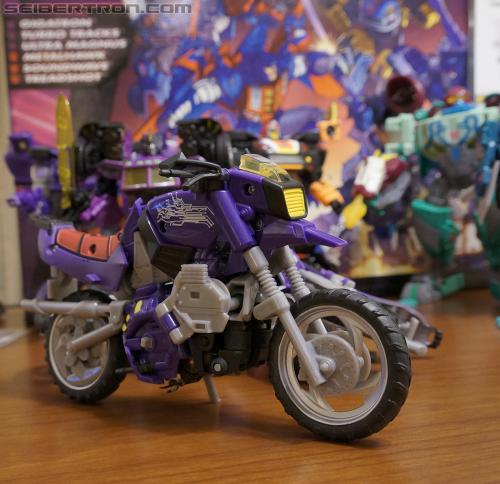 BotCon 2012: Exclusives - Transformers Event: DSC05946a