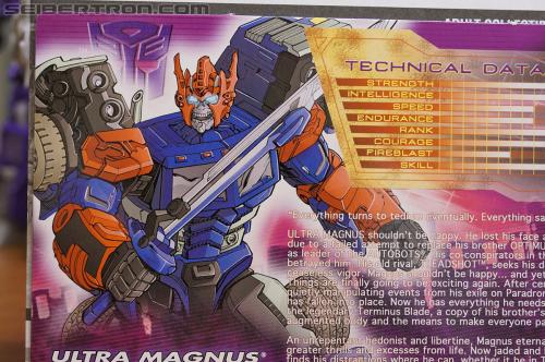 BotCon 2012: Exclusives - Transformers Event: DSC05975