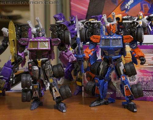 BotCon 2012: Exclusives - Transformers Event: DSC05988a