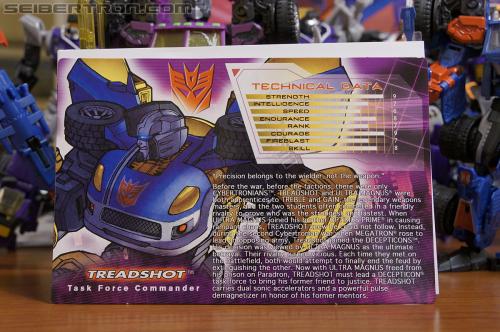 BotCon 2012: Exclusives - Transformers Event: DSC06000